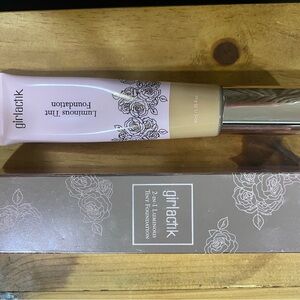 Luminous Tint Foundation - shade F4 Medium